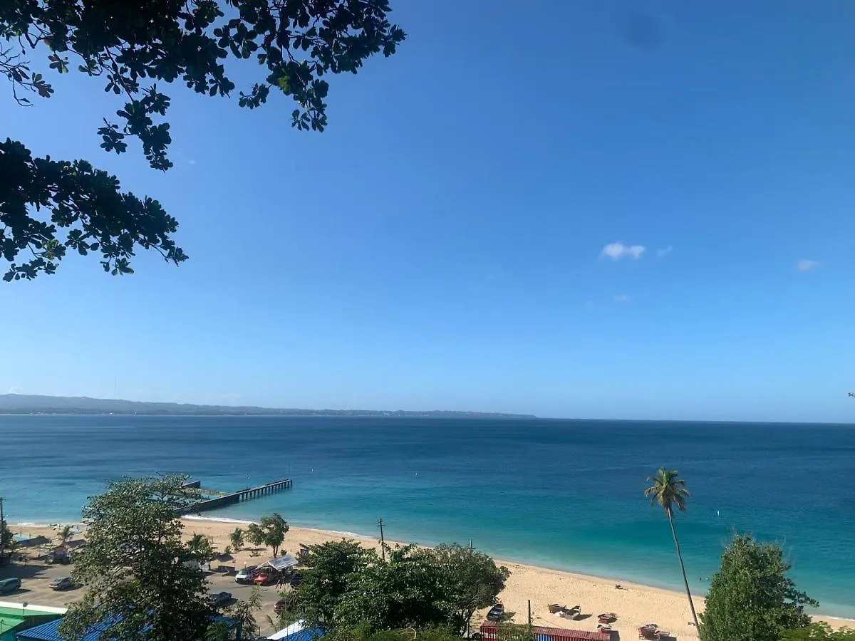 Aguadilla Waves Apt Free Parking & Wifi 8 Minute Walk From Crashboat Beach