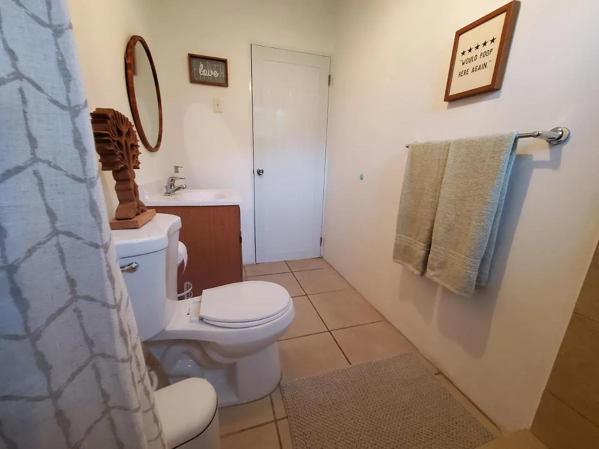 Aguadilla Waves Apt Free Parking & Wifi 8 Minute Walk From Crashboat Beach